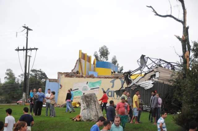 A NATUREZA É QUEM FAZ O “CAI E LEVANTA”, ATÉ QUE O VIVENTE CHEGUE ONDE ELA QUER, NO LIVRO DELA, DE CULTURA NATURAL, QUE É A CULTURA RACIONAL..jpg