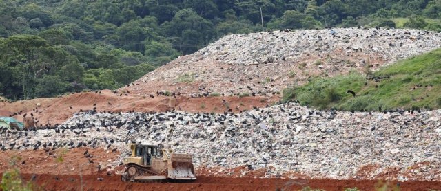QUEM ESTÁ ERRADO, O MUNDO OU O HOMEM