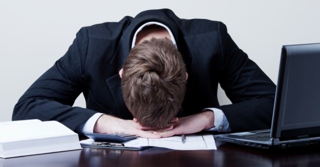 AOS DESEMPREGADOS E DEPRIMIDOS